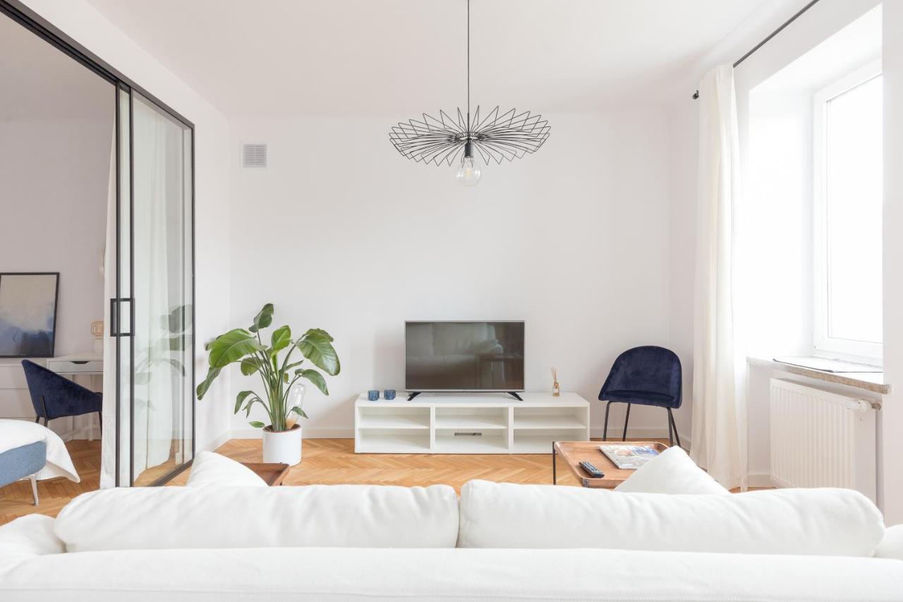 Designer In The Apartment *
