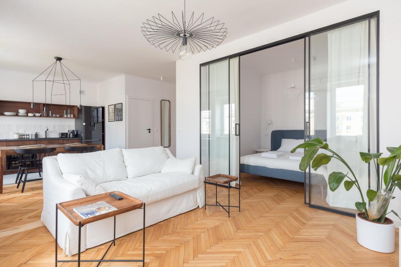 Designer In The Apartment *